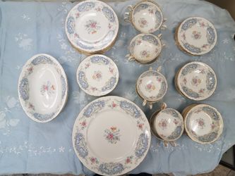 Rare 58 pc dinnerware set. Paragon Dubarry by appointment to her Majesty