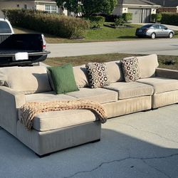 LUXURY STYLE BEIGE LARGE SECTIONAL - FREE DELIVERY✅✅