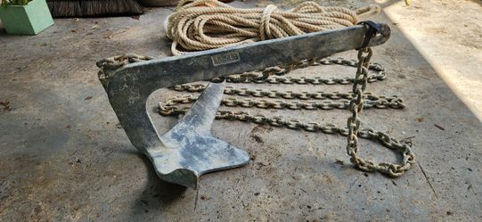 Claw Anchor (16.5lbs) with 19ft chain and line