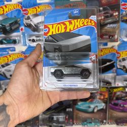 Hotwheels Tesla Cybertruck 1:64 Scale With Protector 