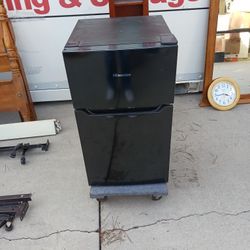 Dorm Fridge And Freezer