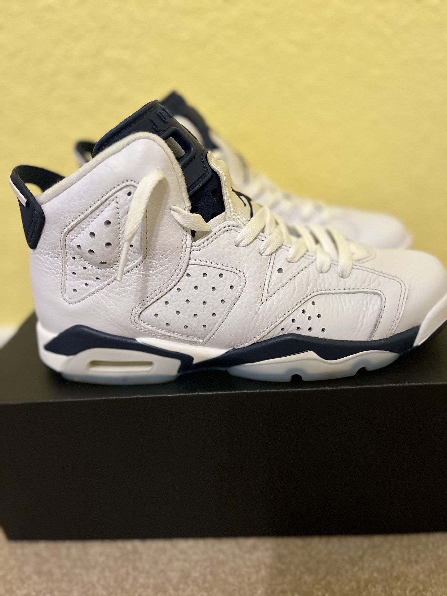 Jordan 6 Midnight Navy