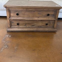 Eryalynn Lift Top Coffee table 