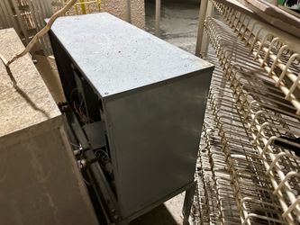 Ice maker