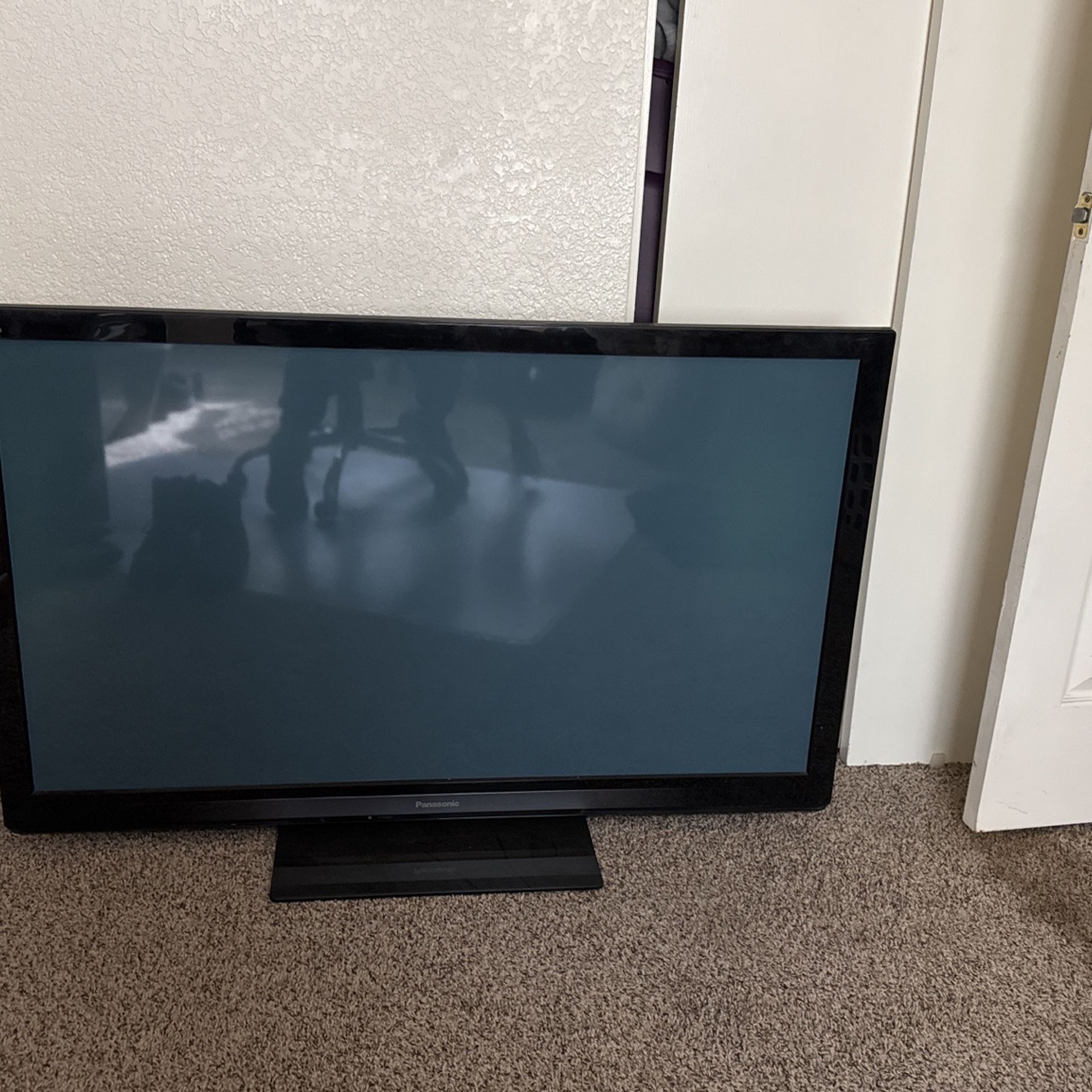 Panasonic Flat Screen Tv 50”