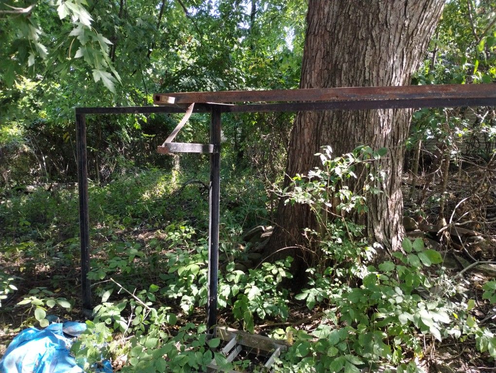 8ft Ladder Rack. Heavy Duty..... Also Have Boxes If Interested
