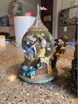 Vintage Disney musical snow globe