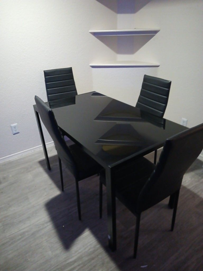 Lightweight Table And Chairs