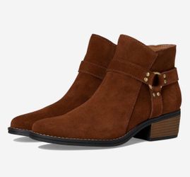 White Mountain Ankle Bootie Block Heel - Size 7.5