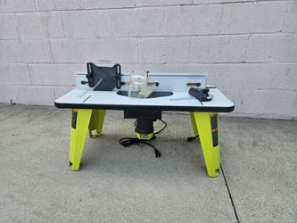 Ryobi router table and router.