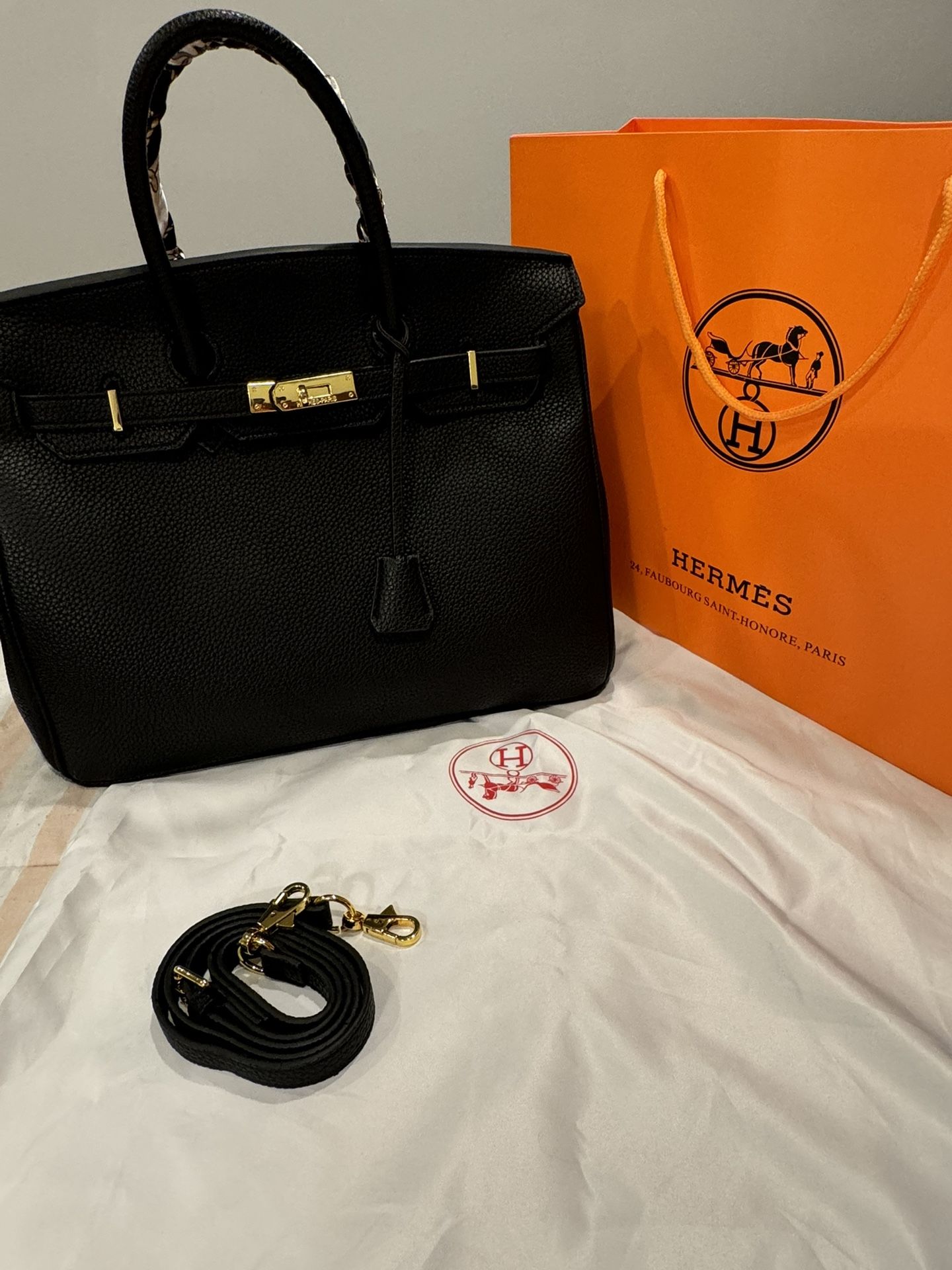 Hermes Birkin 30 Black (not REAL)