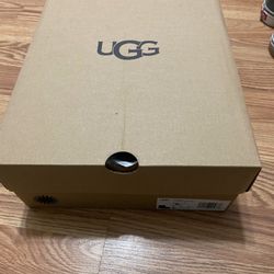 UGG Mini Bailey Button II