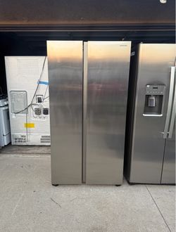 🔥SAMSUNG STAINLESS STEEL REFRIGERATOR WITH ICE MAKER🔥
