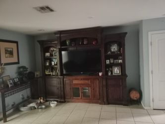 Mueble para televisión de madera