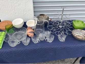 Kitchen Clean-Out Bulk Lot - Bowls, Pitcher, Rack & More ($10 for ALL