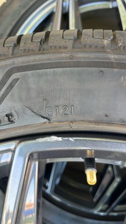 2025 Nissan Kicks SR OEM wheels and tires $800.00
