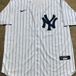 New York Yankees ‘Aaron Judge #99’ Home Baseball Jersey.