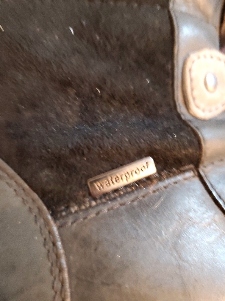 Very nice Dansko Venom Boots