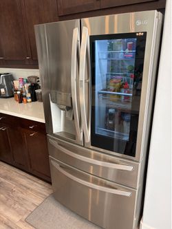 LG InstaView Counter-Depth Refrigerator w/ Craft Ice - LRMVC2306S