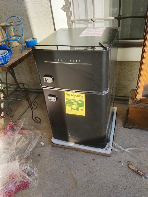 Magic Chef Refrigerator