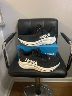 Hoka Clifton 10/ Size 10 4E Men’s $100