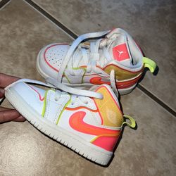 Jordan Mid Edge Glow Size 6c 