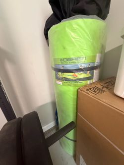 Brand new, never used Obrien deluxe water carpet, 6 person capacity