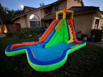 Inflatable Water Slide with Pool