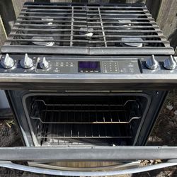 Whirlpool Gas Stove/ Cocina D Gas Whirlpool/ Delivery Available/ Entrega Dispónible 