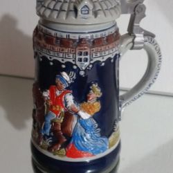 KING STONEWARE BEER STEIN 8"