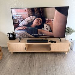 65” TV LG 120V