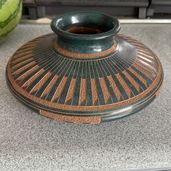 Francisco Calero  Nicaragua Green Etched Pottery 