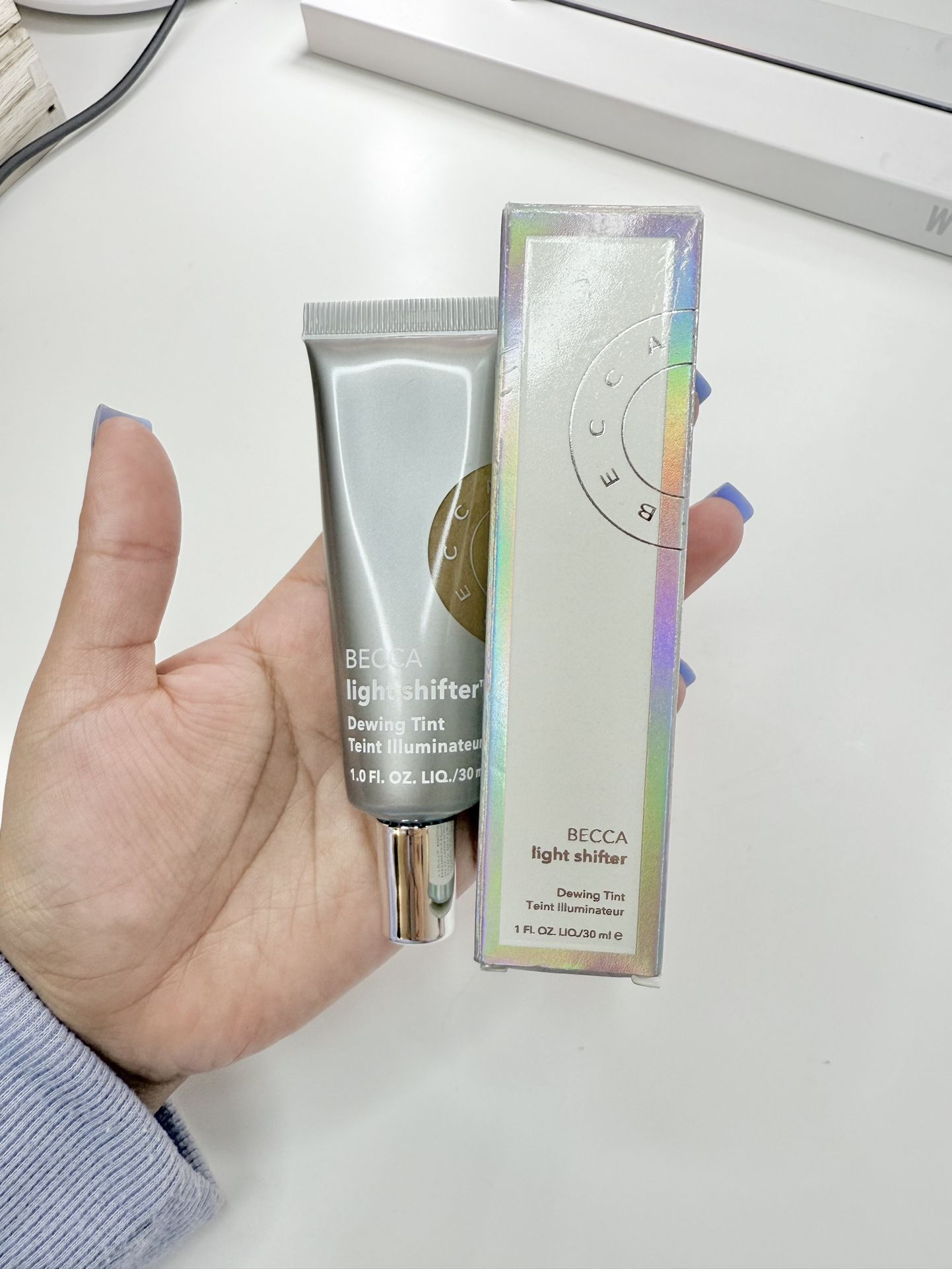 Becca Cosmetics Light Shifter 4.5 Dewing Tint Illuminating Moisturizer 