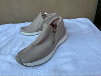 Woman’s shoes
