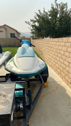 Seadoo 1994 starts but it needs repairs