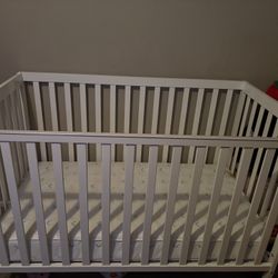 Baby Crib with mattress