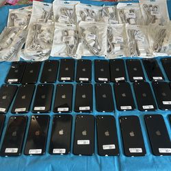 (1) Apple iPhone SE 2nd Gen 64GB Unlocked Black  - Very Good Refurbished $110 Each