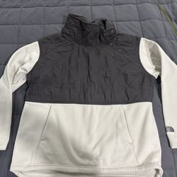 Women’s The North Face pullover button collar sweatshirt sz large
