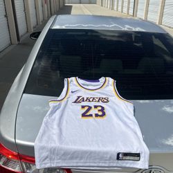 Large 14/16 , Lakers Jersey 