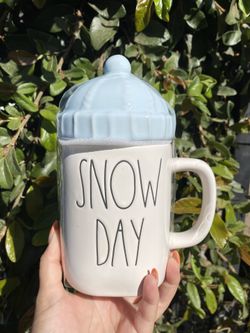 Rae Dunn Let Is Snow W/Topper