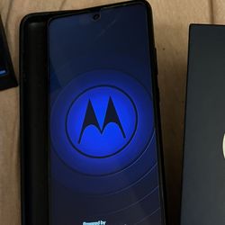 4th Phone No Box Tmobile Motorola One 5G ACE Cellphones Like New NO SCRATCHES With Box In Ott-box Cases 128GB