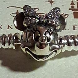PANDORA DISNEY AUTHENTIC BRAND NEW STERLING SILVER SHIMMERING MINNIE PORTRAIT BRACLET 6 INCHES
