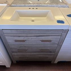 Woodbrook 31 in. Single Sink White Washed Oak Bath Vanity with White Cultured Marble Top