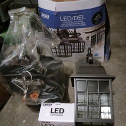 2 LED House Lights 