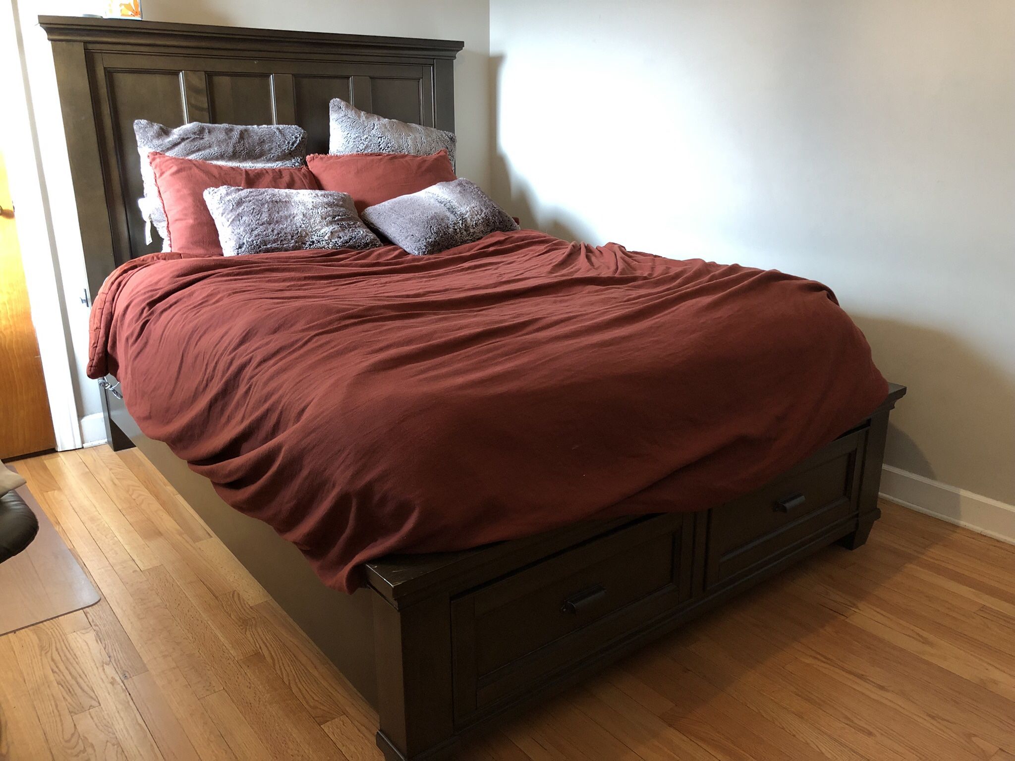 Queen Bed With Storage Drawers And Charging Ports