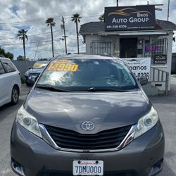 2012 Toyota Sienna