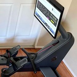 Peloton Rower