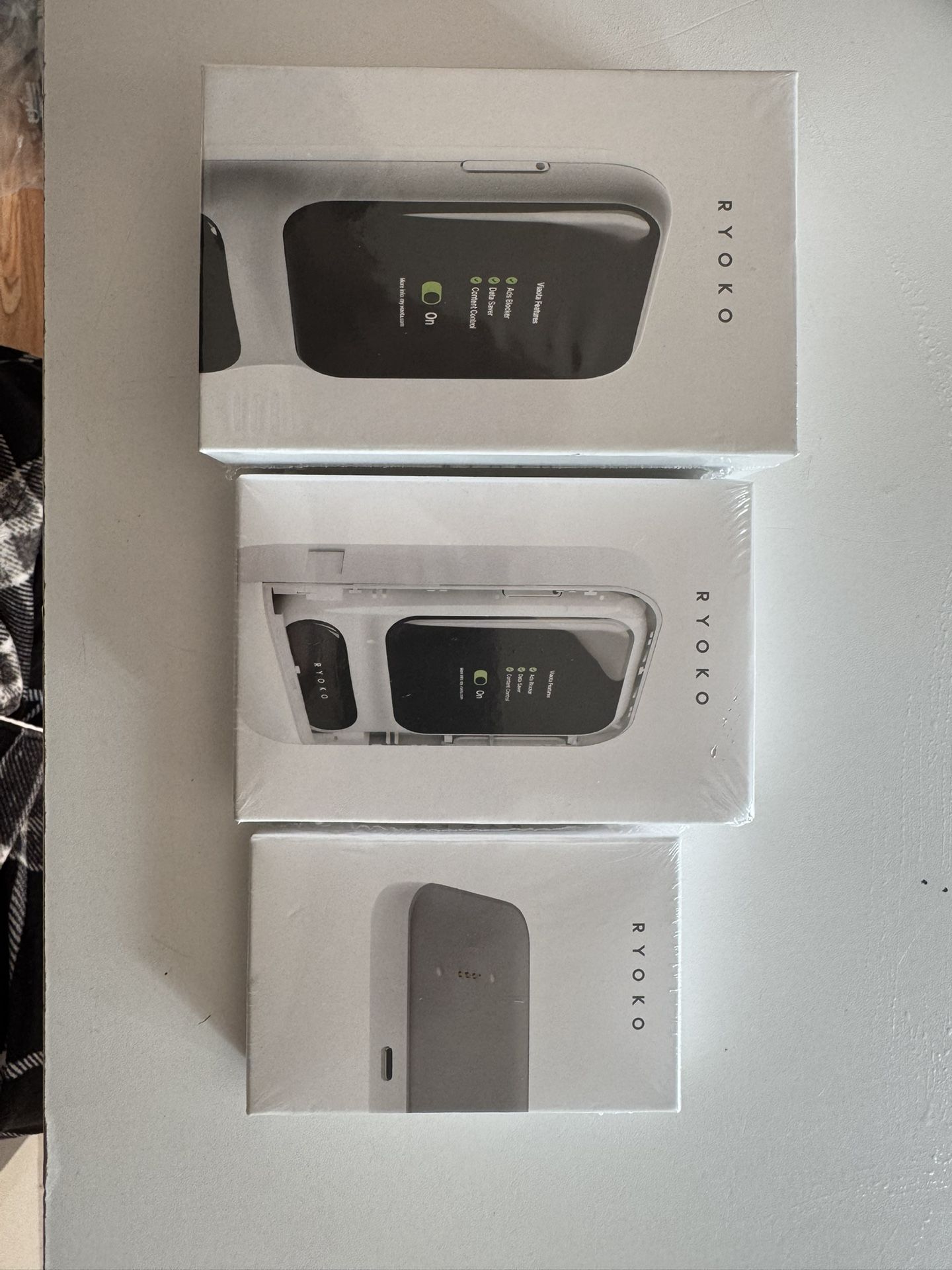 Ryoko Wifi Router, Docking & Case
