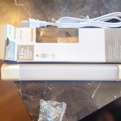 Under Cabinet Light 3000k Lumens White Light.