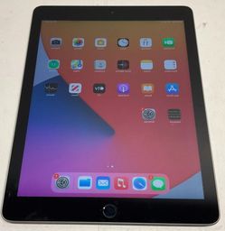 APPLE IPAD AIR LIKE NEW (FACTORY UNLOCKED)